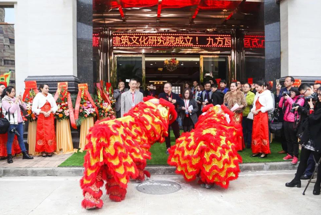 首尾不懈，，，，，，，，愿新岁一起生花